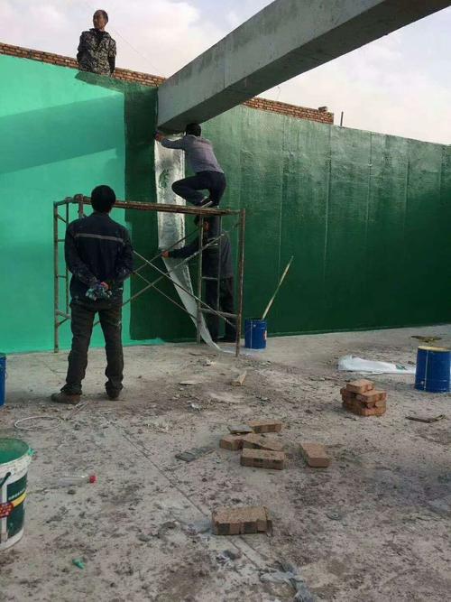 万宁针对老旧车间地面普遍存在的起砂、裂缝问题